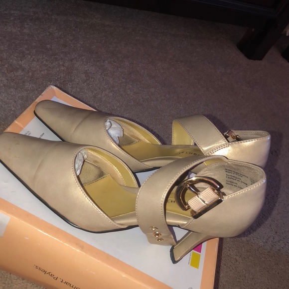 champagne shoes payless
